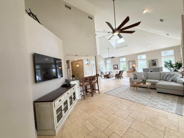 4 of 26 - 400 Seaside Lane, Juno Beach, FL