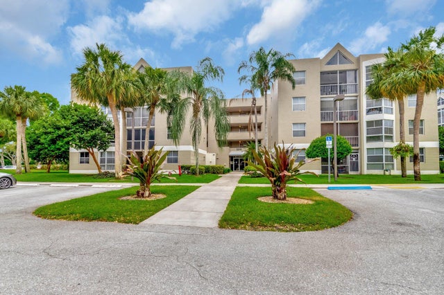 2 of 39 - 5910 Morningstar Circle #401, Delray Beach, FL
