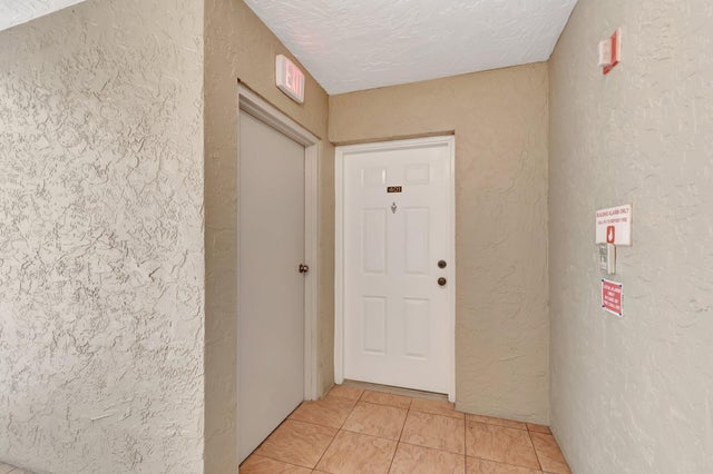 4 of 39 - 5910 Morningstar Circle #401, Delray Beach, FL