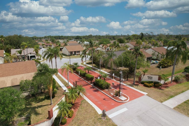 3 of 32 - 2313 Se Brekenridge Cir, Port Saint Lucie, FL