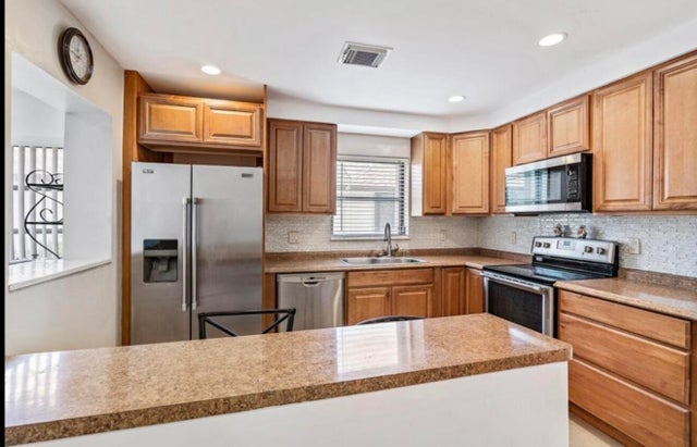2 of 15 - 6089 Glentree Lane, Greenacres, FL