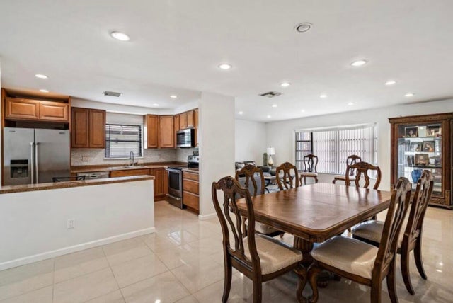 4 of 15 - 6089 Glentree Lane, Greenacres, FL