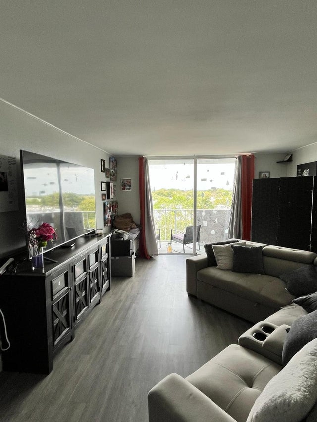 1 of 19 - 500 Executive Center Drive #5 E, West Palm Beach, FL