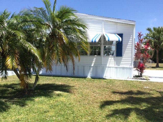 2 of 17 - 46 Mediterranean Boulevard E, Port Saint Lucie, FL