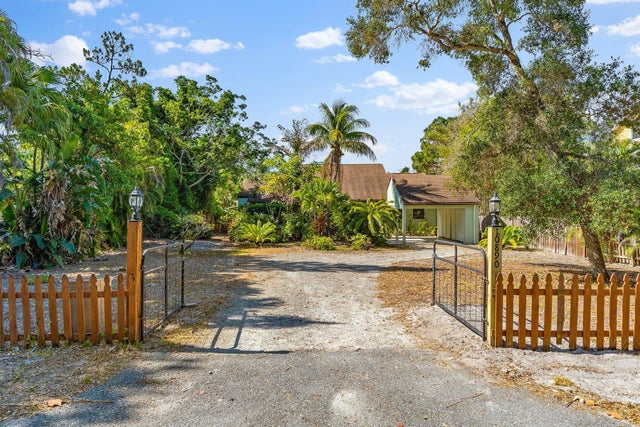 3 of 31 - 10890 Se Linden Street, Jupiter, FL
