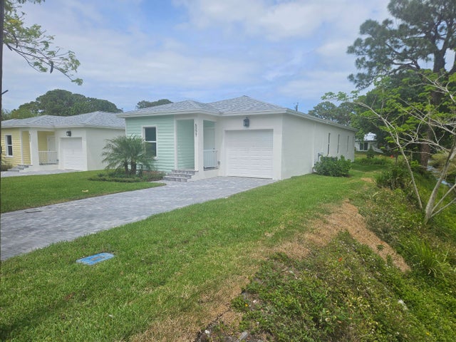 1 of 38 - 5227 Se Isabelita Av, Stuart, FL