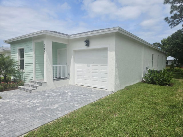 3 of 38 - 5227 Se Isabelita Av, Stuart, FL