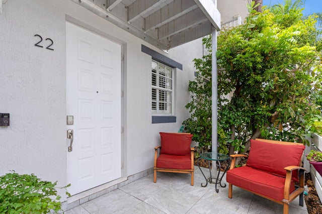 2 of 32 - 328 W Pine Street #22, Lantana, FL