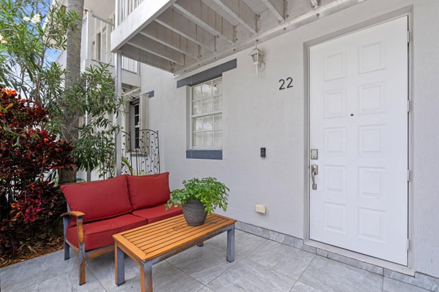 3 of 32 - 328 W Pine Street #22, Lantana, FL