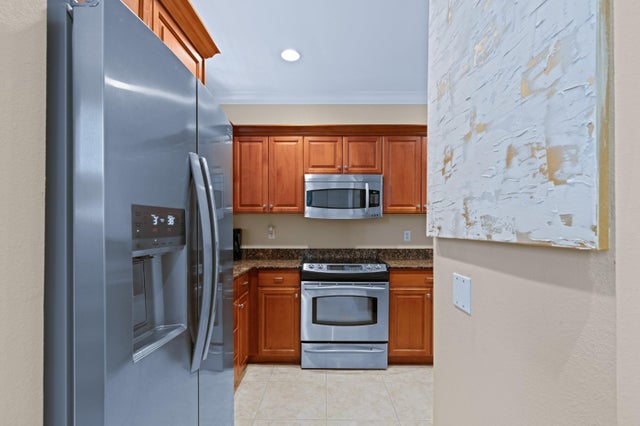 5 of 32 - 328 W Pine Street #22, Lantana, FL