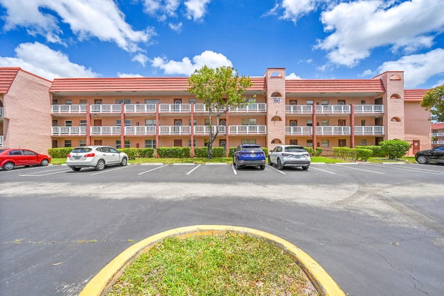 1 of 26 - 9621 Sunrise Lakes Boulevard #104, Sunrise, FL
