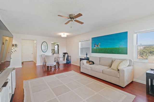 5 of 23 - 236 Castlewood Drive #301, North Palm Beach, FL