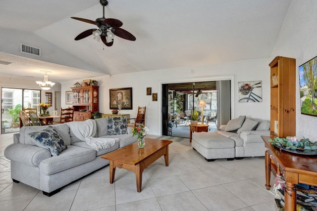 894 Camino Gardens Lane, Boca Raton