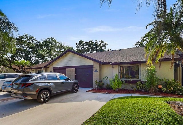 2 of 30 - 151 Meander Cir, Royal Palm Beach, FL