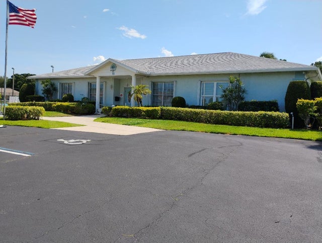 1 of 19 - 131 Lakes End Drive #d, Fort Pierce, FL