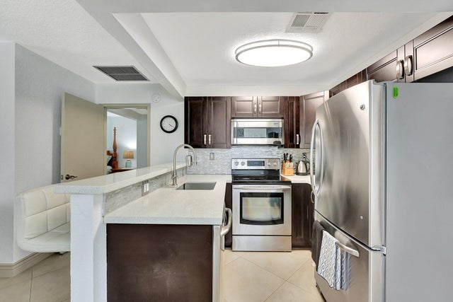 3 of 46 - 3212 Ne 12th St #201, Pompano Beach, FL
