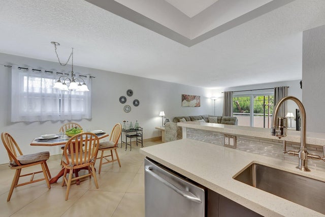 4 of 46 - 3212 Ne 12th St #201, Pompano Beach, FL