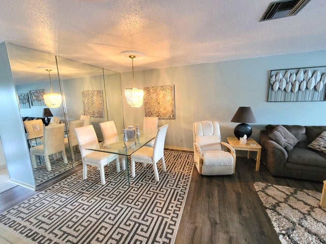 2 of 33 - 2401 Del Aire Boulevard #202, Delray Beach, FL