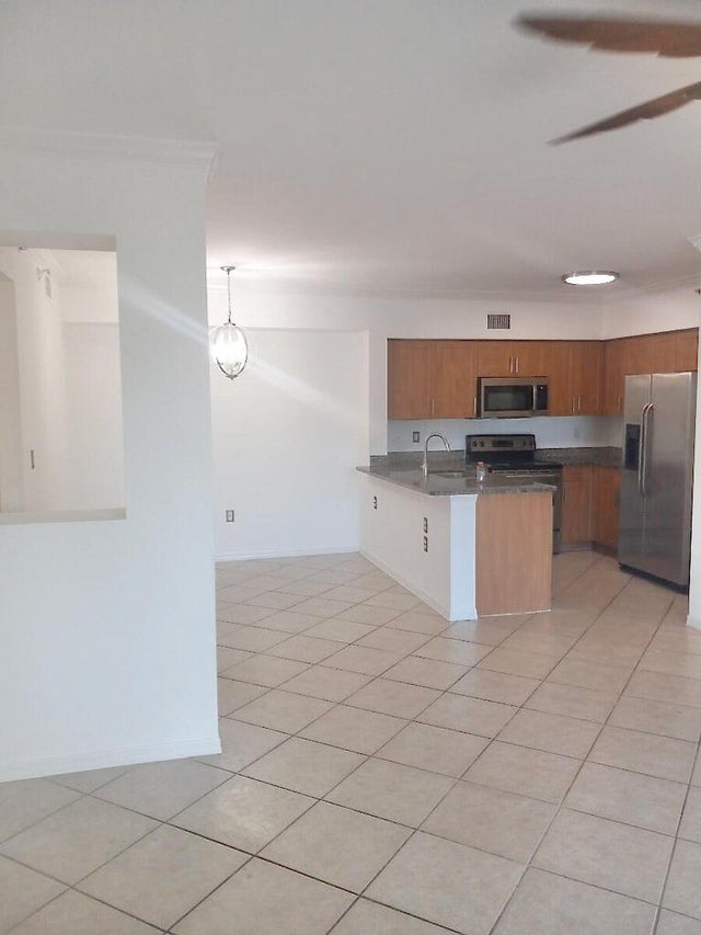 2 of 20 - 6450 Emerald Dunes Dr #301, West Palm Beach, FL
