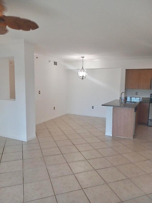 3 of 20 - 6450 Emerald Dunes Dr #301, West Palm Beach, FL