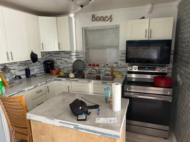 4 of 11 - 1126 S L St, Lake Worth Beach, FL