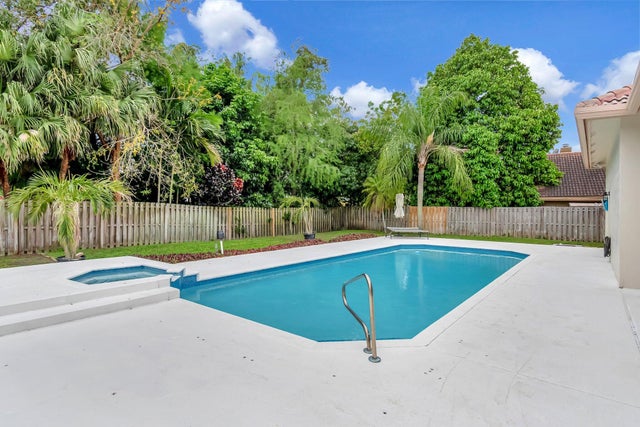 4 of 49 - 13645 Folkestone Ct, Wellington, FL