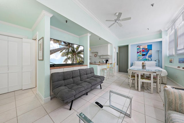 4 of 29 - 235 Sunrise Avenue #1051, Palm Beach, FL