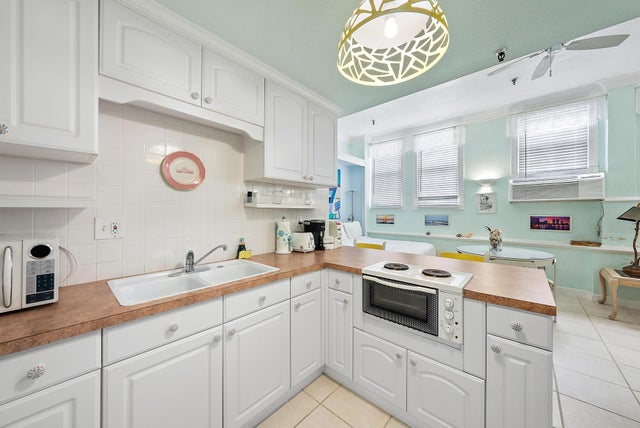 5 of 29 - 235 Sunrise Avenue #1051, Palm Beach, FL