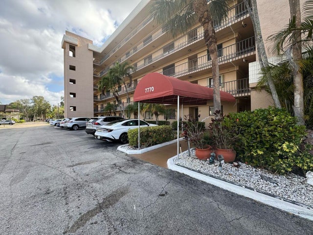 1 of 24 - 7770 Tahiti Lane #501, Lake Worth, FL