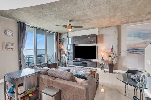 4 of 21 - 300 S Australian Avenue #409, West Palm Beach, FL