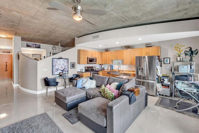 5 of 21 - 300 S Australian Avenue #409, West Palm Beach, FL