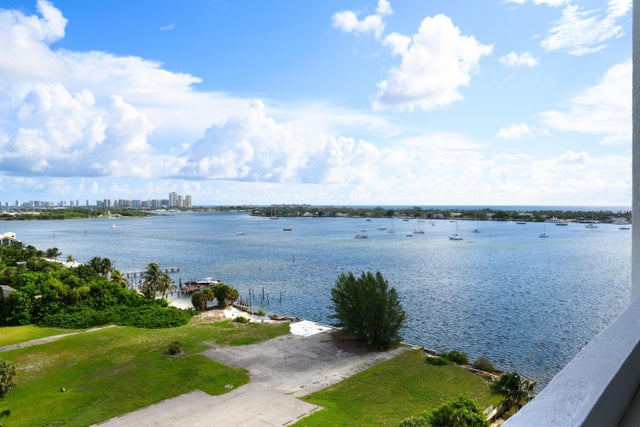 4 of 32 - 5600 N Flagler Drive #1207, West Palm Beach, FL