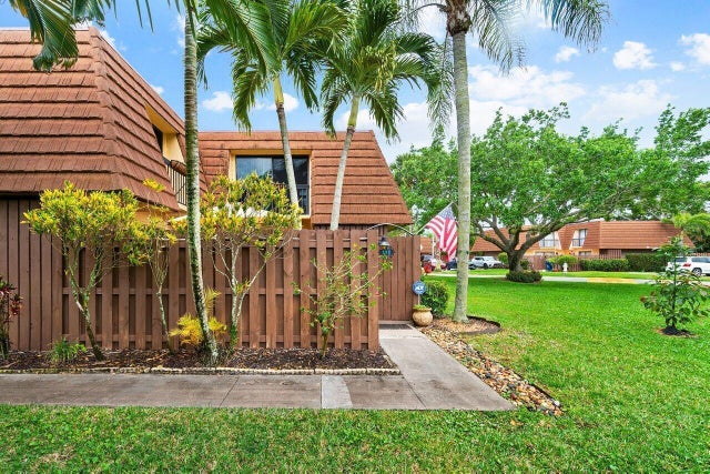 2 of 39 - 825 Center St #13b, Jupiter, FL