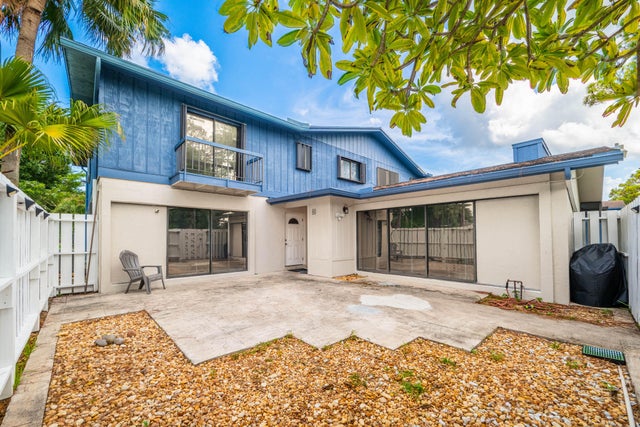 3 of 19 - 4643 Holly Lake Drive, Lake Worth, FL
