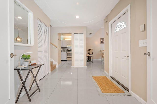 4 of 19 - 4643 Holly Lake Drive, Lake Worth, FL