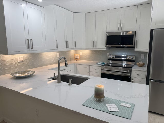 404 Live Oak Lane, Boynton Beach