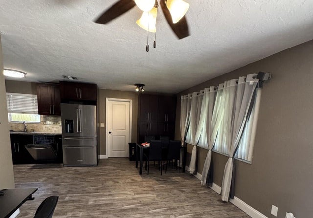 3 of 32 - 5940 Ne 1st Terrace, Oakland Park, FL