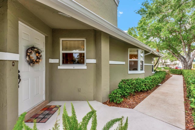 4 of 30 - 2437 Sw Foxpoint Trail, Palm City, FL