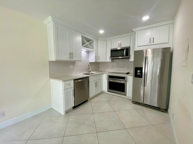 1 of 42 - 296 Burgundy G, Delray Beach, FL