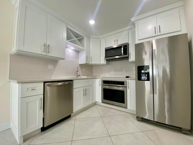 2 of 42 - 296 Burgundy G, Delray Beach, FL