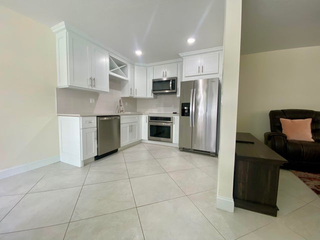 3 of 42 - 296 Burgundy G, Delray Beach, FL