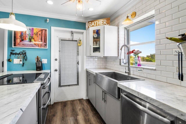 4 of 18 - 515 S Crescent Drive #302, Hollywood, FL