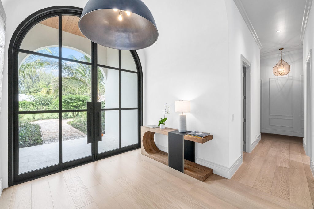 14823 Horseshoe Trce, Wellington