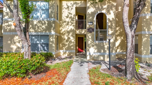 595 Vista Isles Drive #1926, Sunrise