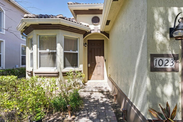 3 of 31 - 1023 Center Stone Lane, Riviera Beach, FL