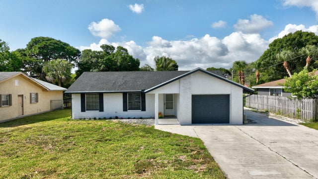 1 of 44 - 717 Holly Avenue, Fort Pierce, FL