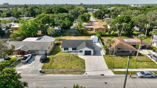 3 of 44 - 717 Holly Avenue, Fort Pierce, FL