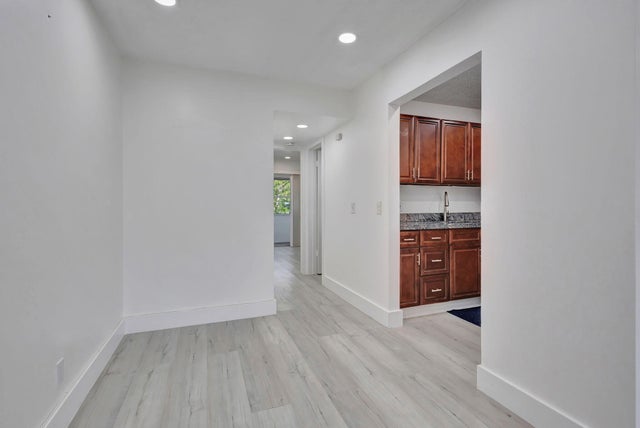 5 of 23 - 110 Dorchester E, West Palm Beach, FL