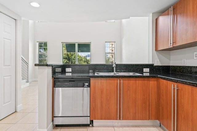 4 of 34 - 610 Clematis St #313, West Palm Beach, FL