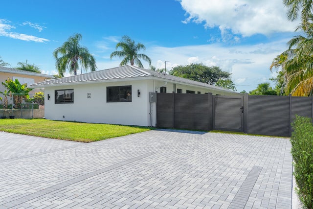 4 of 72 - 303/305 De Carie, Delray Beach, FL